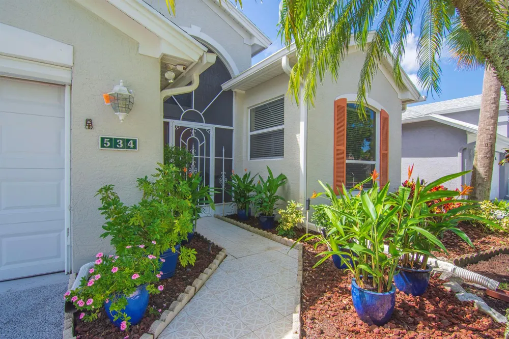 534 NW LAMBRUSCO DRIVE Port St. Lucie, FL 34986