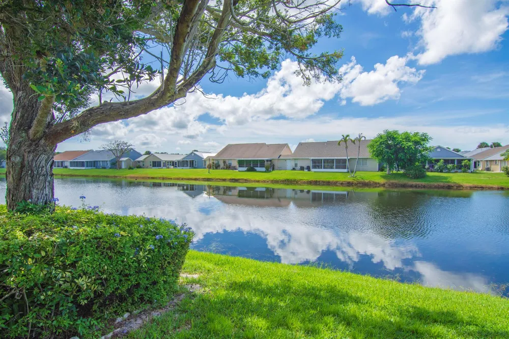 534 NW LAMBRUSCO DRIVE Port St. Lucie, FL 34986