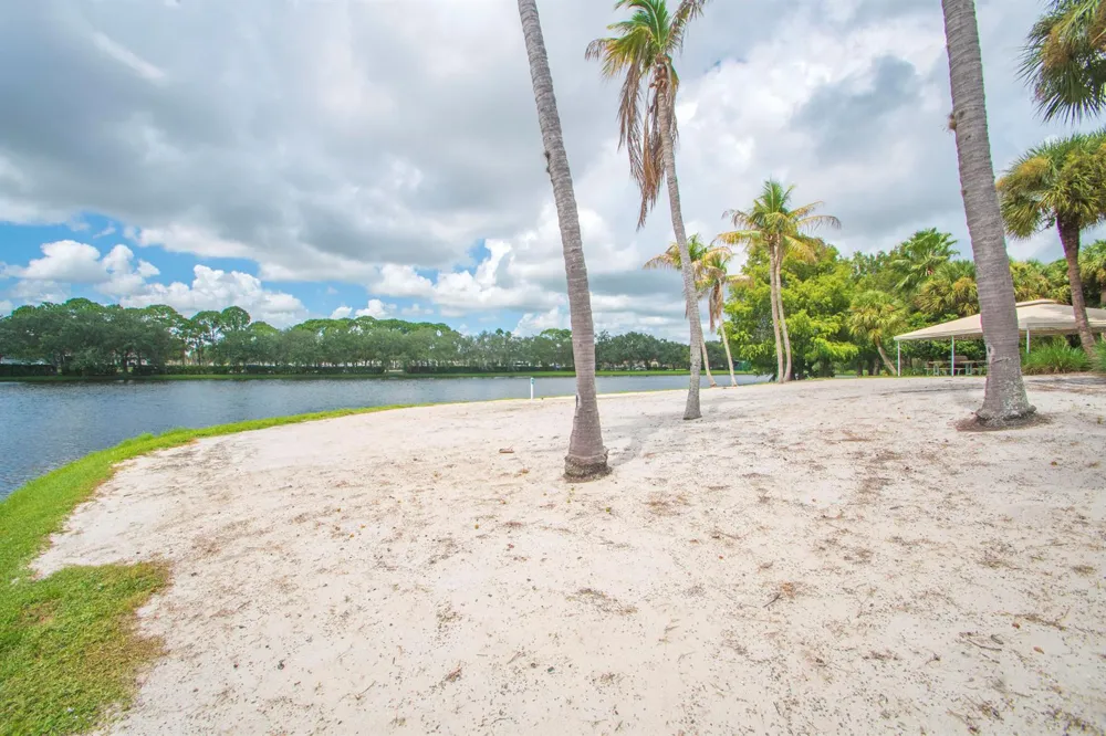 534 NW LAMBRUSCO DRIVE Port St. Lucie, FL 34986
