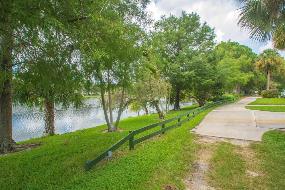 534 NW LAMBRUSCO DRIVE Port St. Lucie, FL 34986