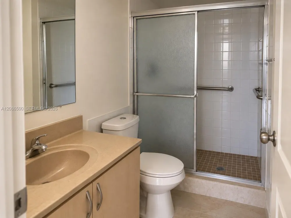 400 S Hollybrook Dr #306 Pembroke Pines, FL 33025