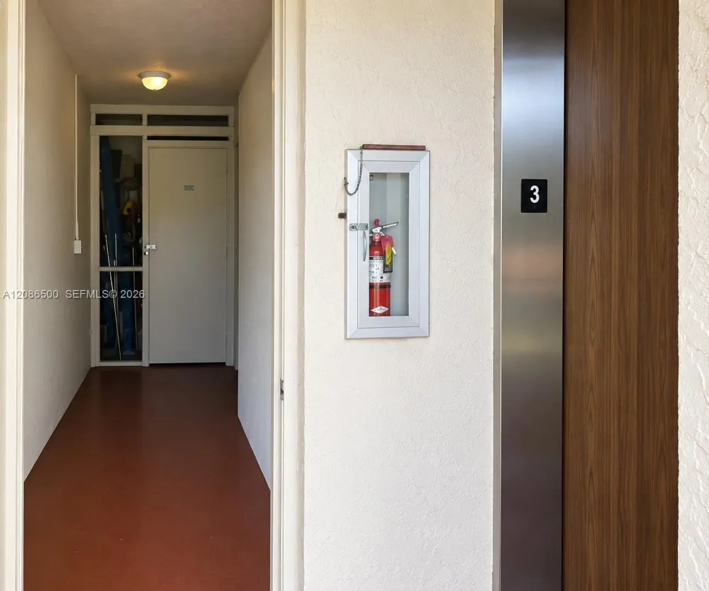 400 S Hollybrook Dr #306 Pembroke Pines, FL 33025