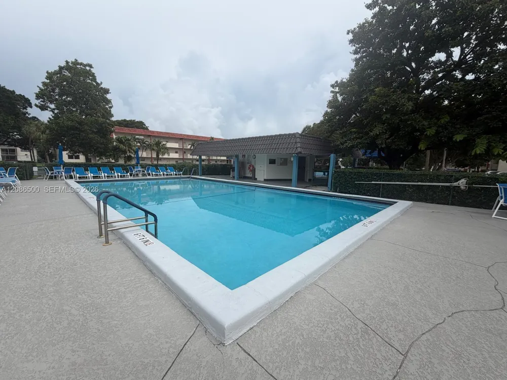400 S Hollybrook Dr #306 Pembroke Pines, FL 33025