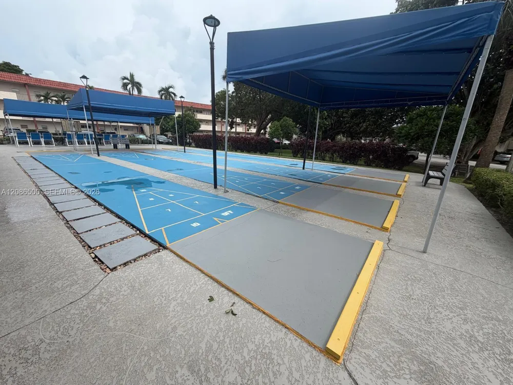 400 S Hollybrook Dr #306 Pembroke Pines, FL 33025