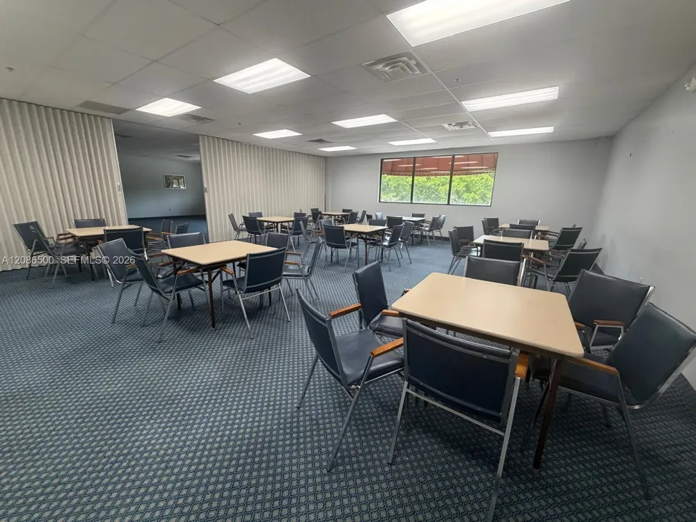400 S Hollybrook Dr #306 Pembroke Pines, FL 33025