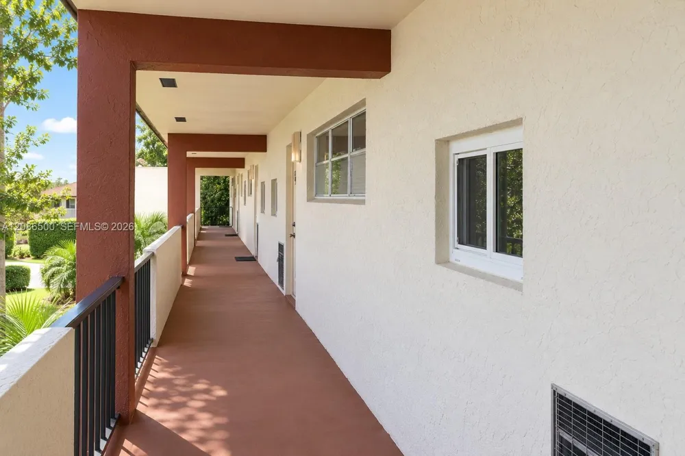 400 S Hollybrook Dr #306 Pembroke Pines, FL 33025