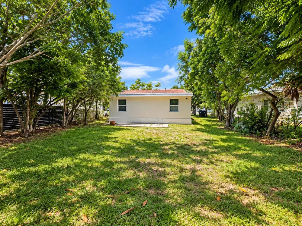 1026 NW 7TH AVENUE Fort Lauderdale, FL 33311
