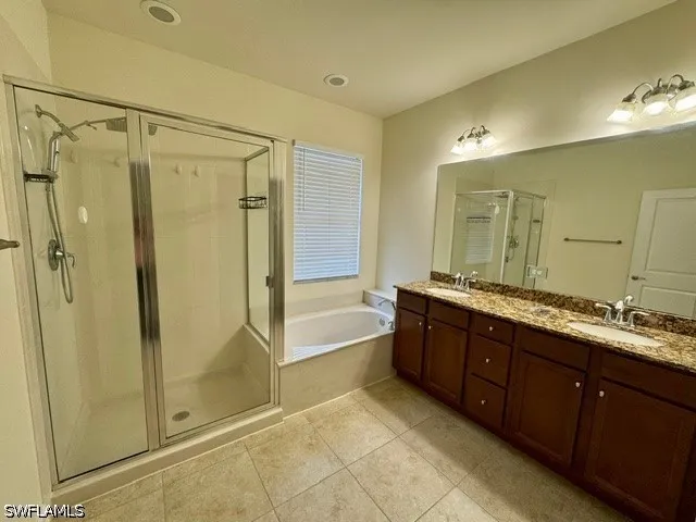 BRISTOL CIRCLE Naples, FL 34120