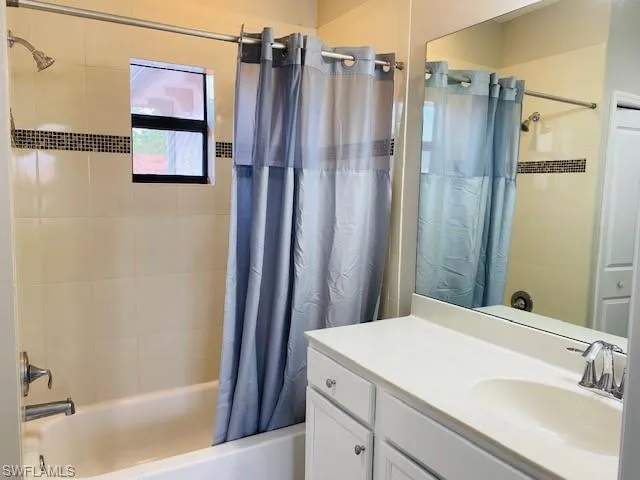 7944 BRISTOL CIRCLE Naples, FL 34120