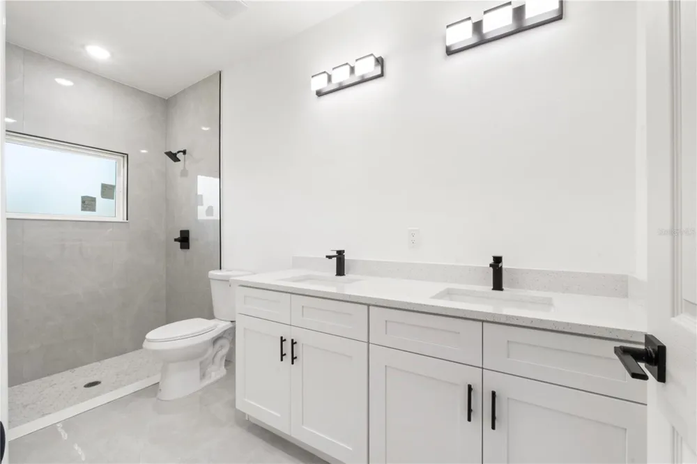 832 E DESOTO STREET Clermont, FL 34711