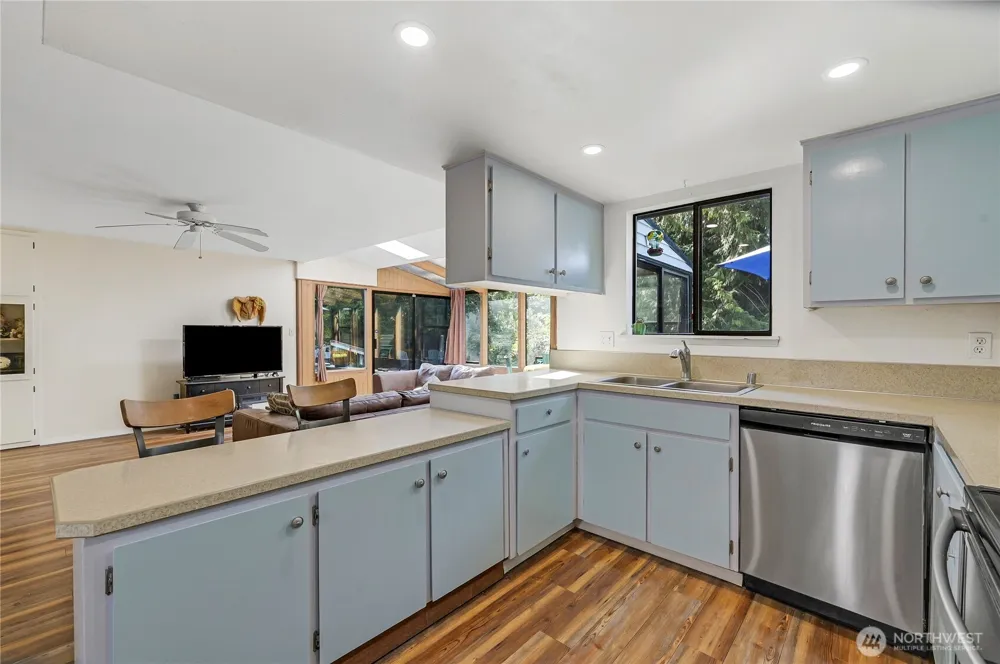 2357 Mountain View Road E Port Orchard, WA 98366