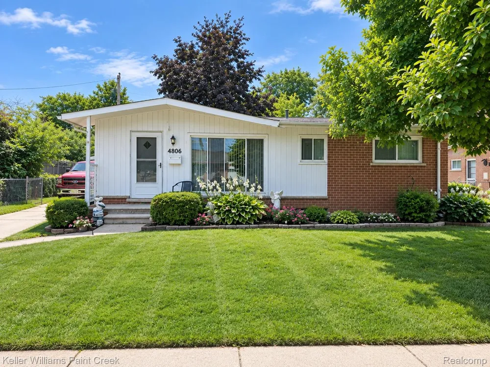 4806 Holmes Drive Warren City, MI 48092