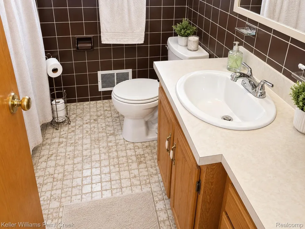 4806 Holmes Drive Warren City, MI 48092