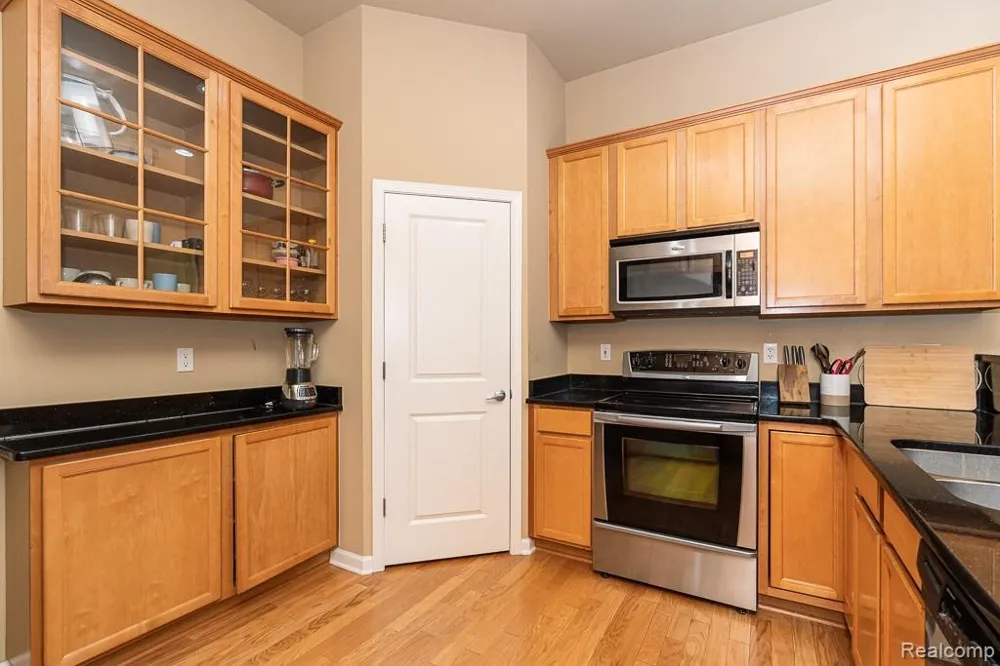 2230 Palmetto Commerce Charter Township, MI 48382
