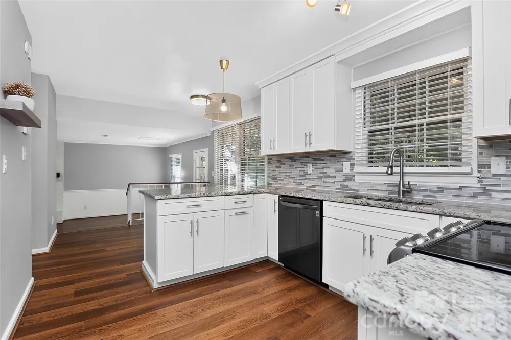 2438 Knickerbocker Drive Charlotte, NC 28212