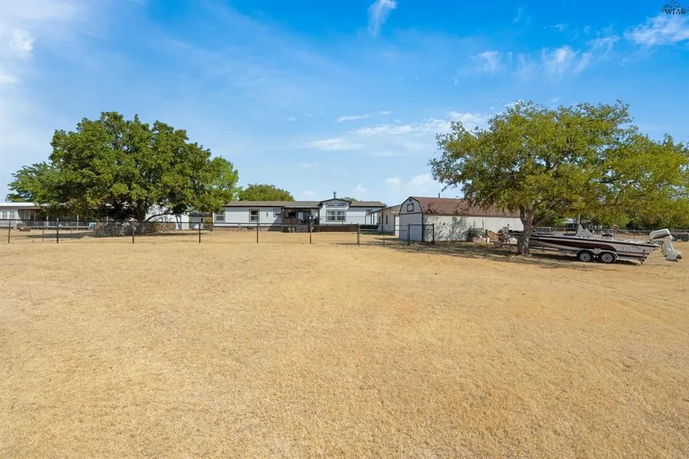 7653 FM 2606 Henrietta, TX 76365