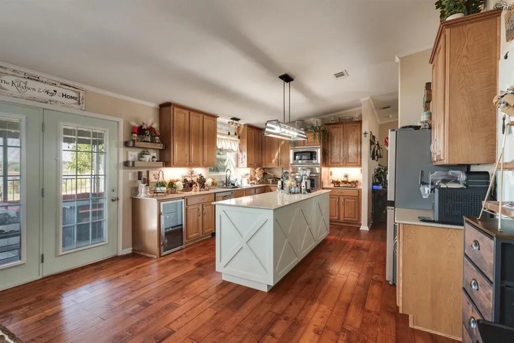 7653 FM 2606 Henrietta, TX 76365
