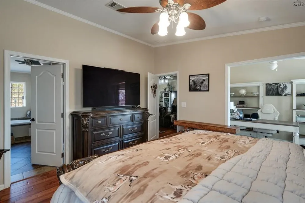 7653 FM 2606 Henrietta, TX 76365