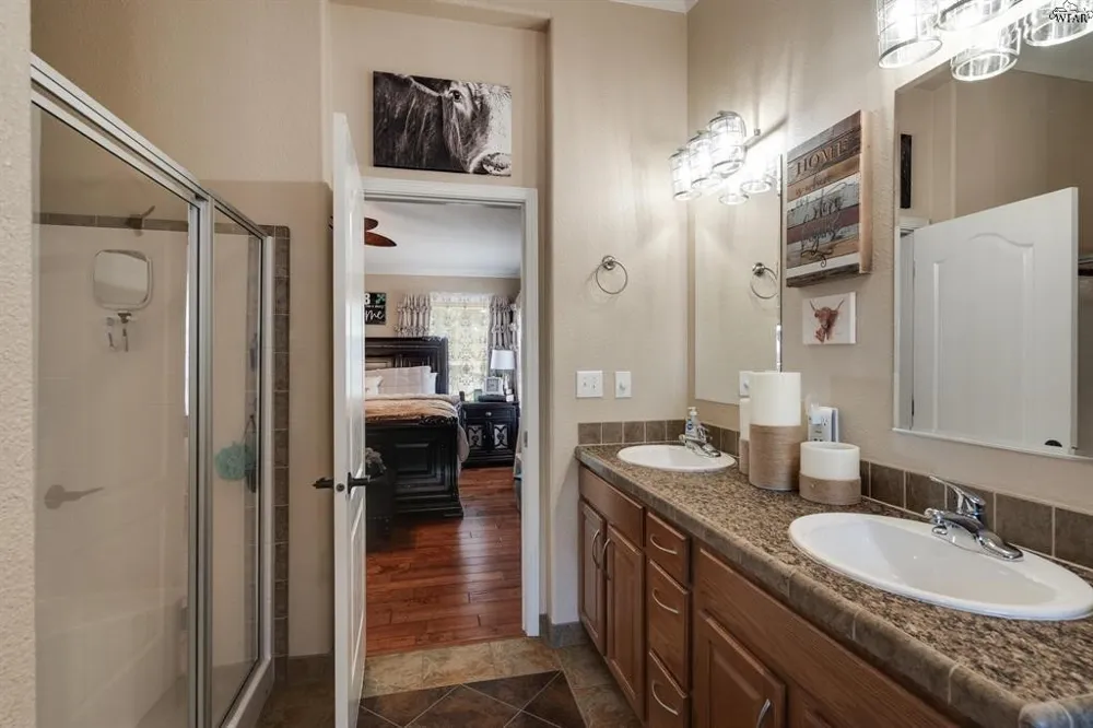 7653 FM 2606 Henrietta, TX 76365