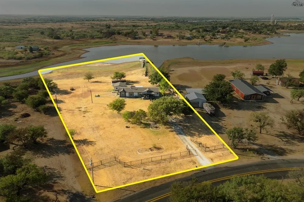 7653 FM 2606 Henrietta, TX 76365