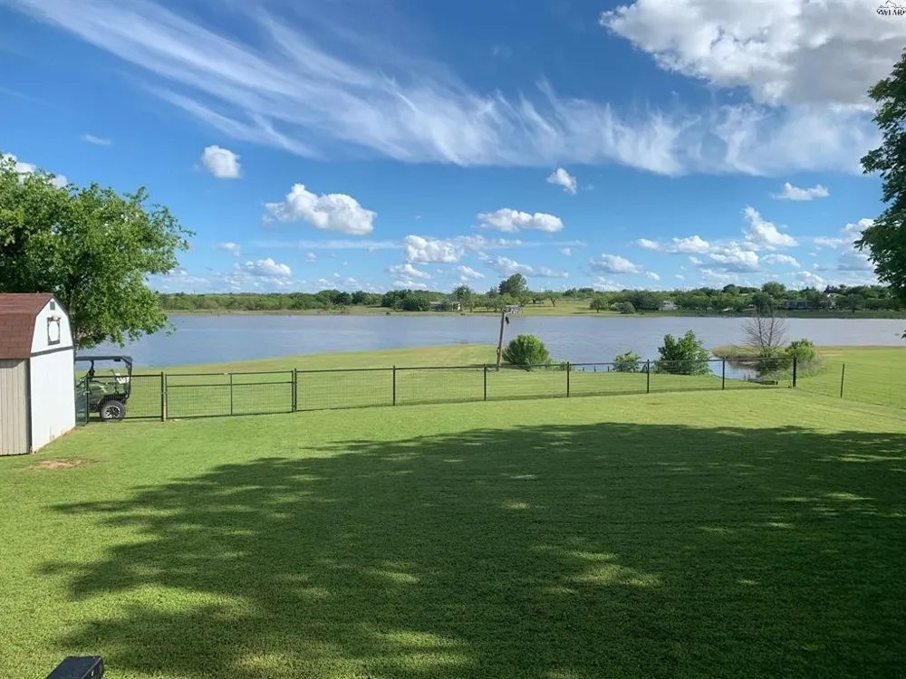 7653 FM 2606 Henrietta, TX 76365