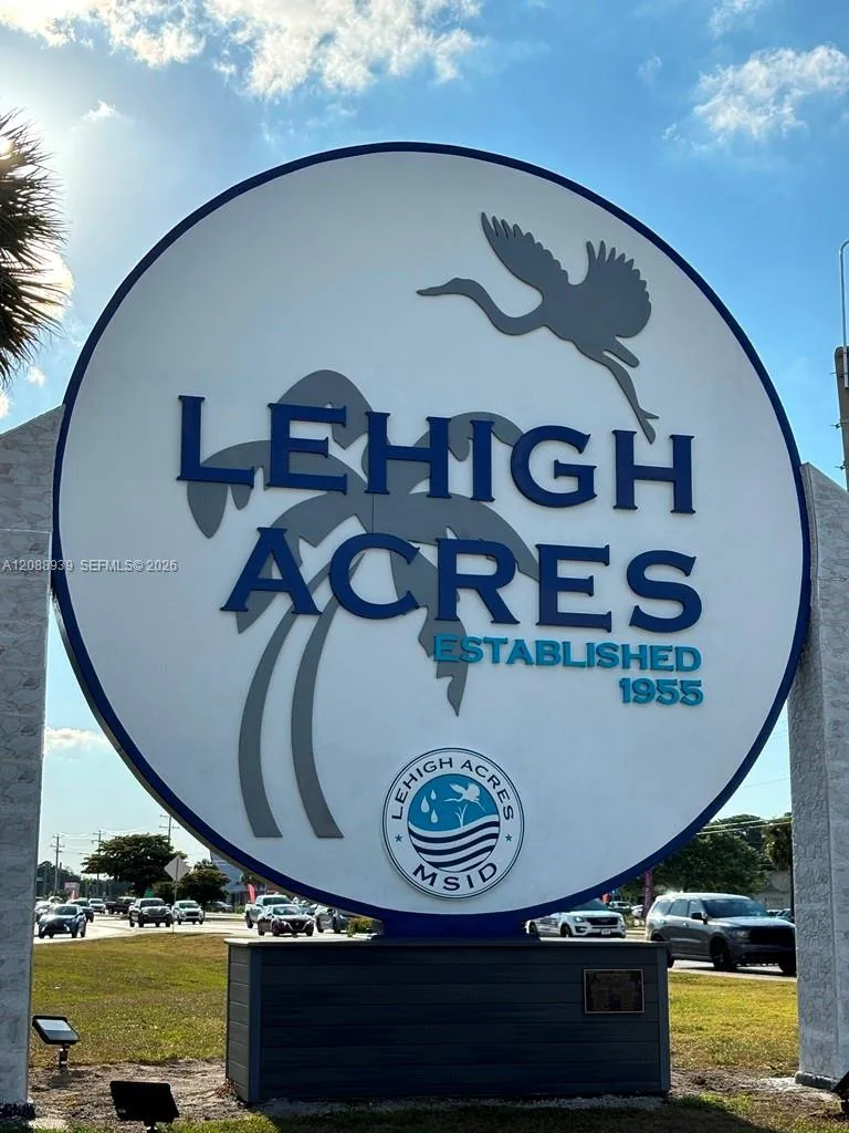 1905 Ney Ct. Lehigh Acres, FL 33972