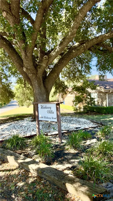 4000 Hickory Road #6,9,10
