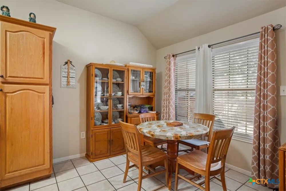 1006 W North Avenue Lampasas, TX 76550