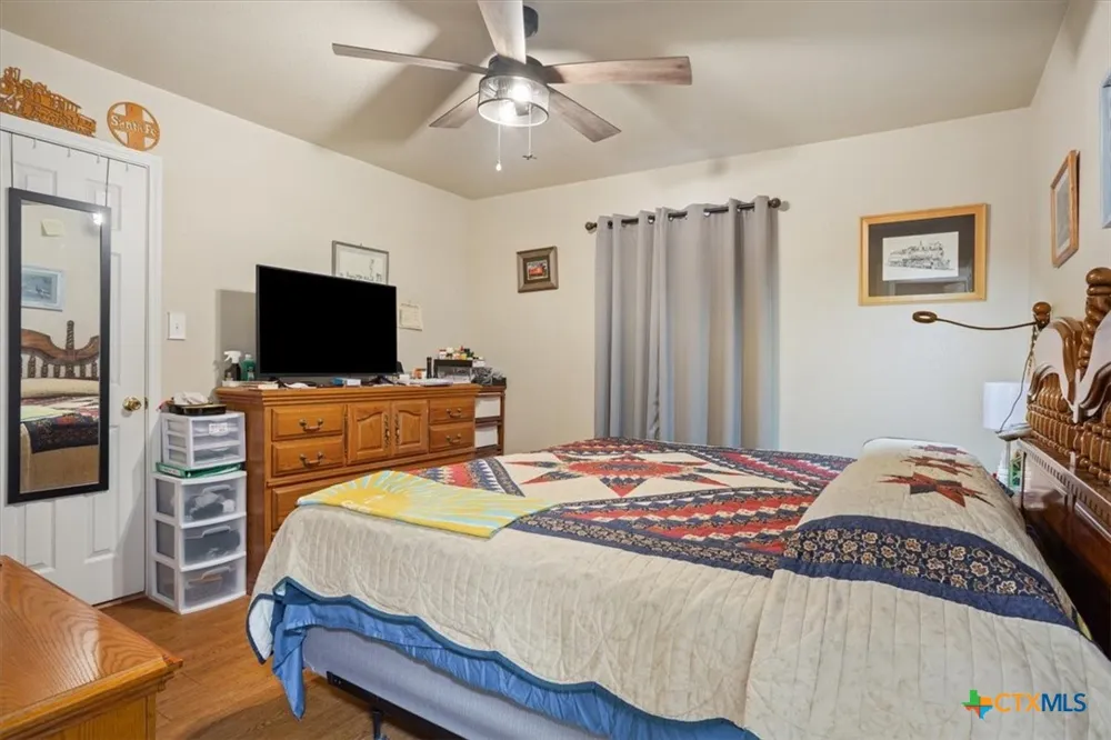 1006 W North Avenue Lampasas, TX 76550