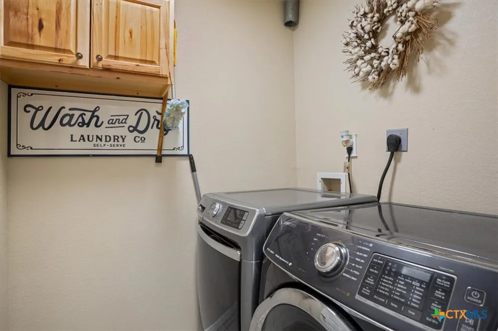 1006 W North Avenue Lampasas, TX 76550