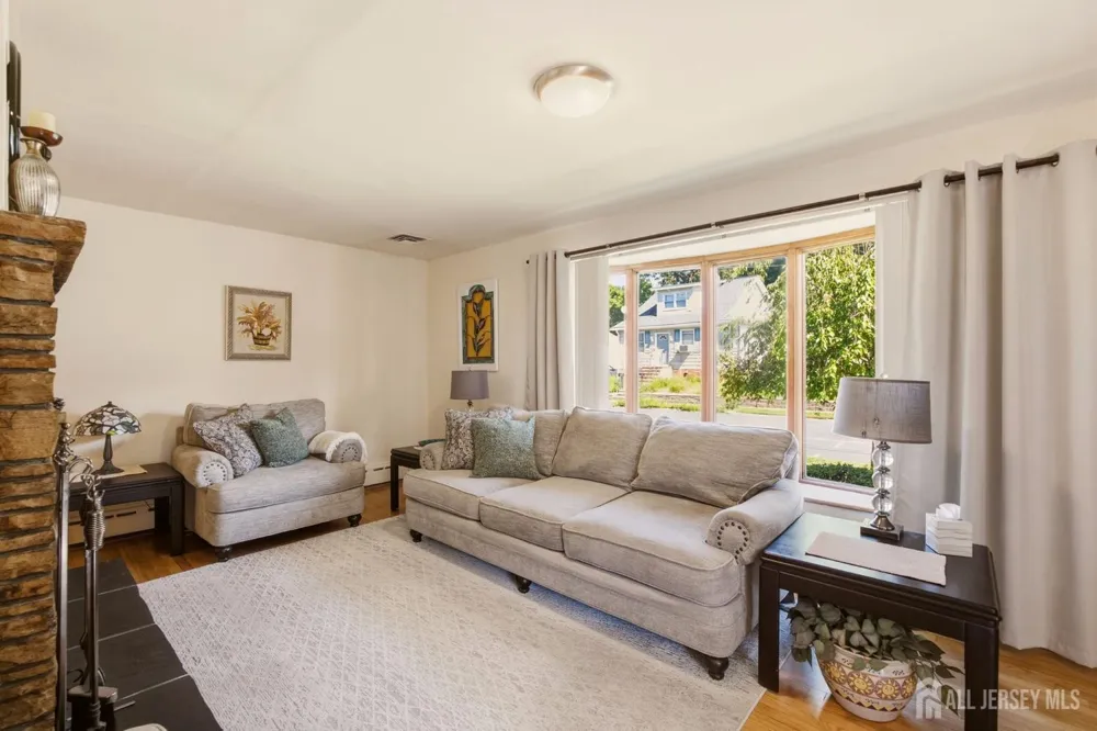140 Lexington Avenue Edison, NJ 08817