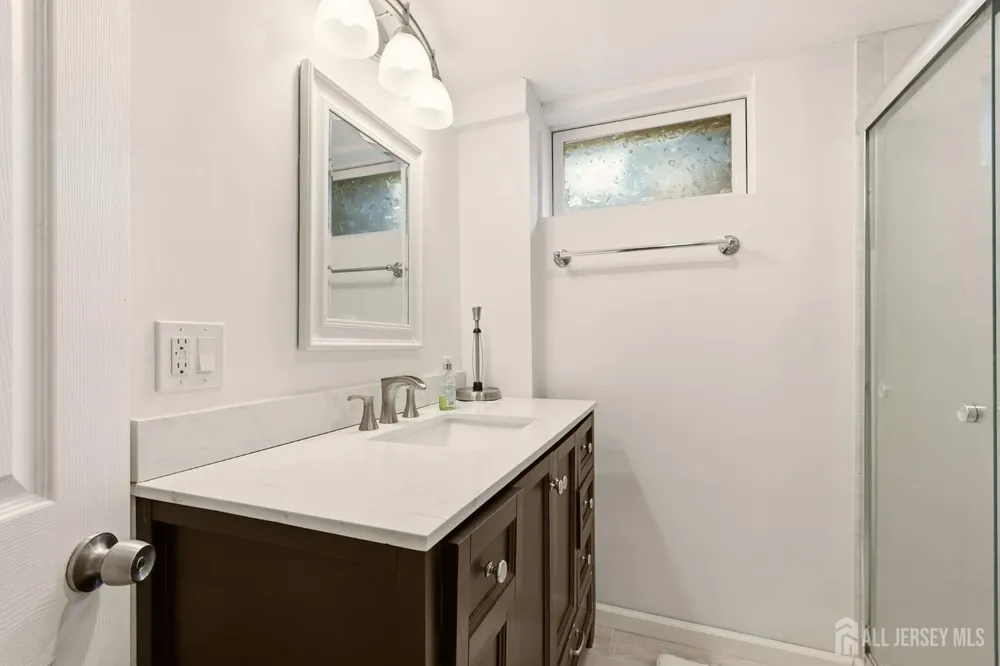 140 Lexington Avenue Edison, NJ 08817