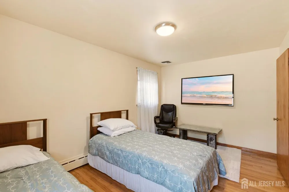 140 Lexington Avenue Edison, NJ 08817