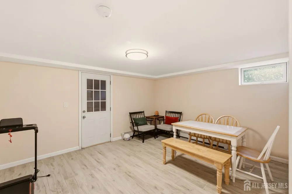 140 Lexington Avenue Edison, NJ 08817