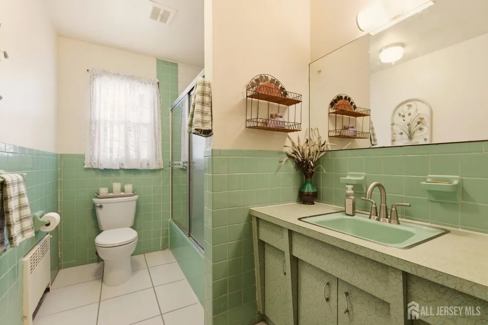 140 Lexington Avenue Edison, NJ 08817