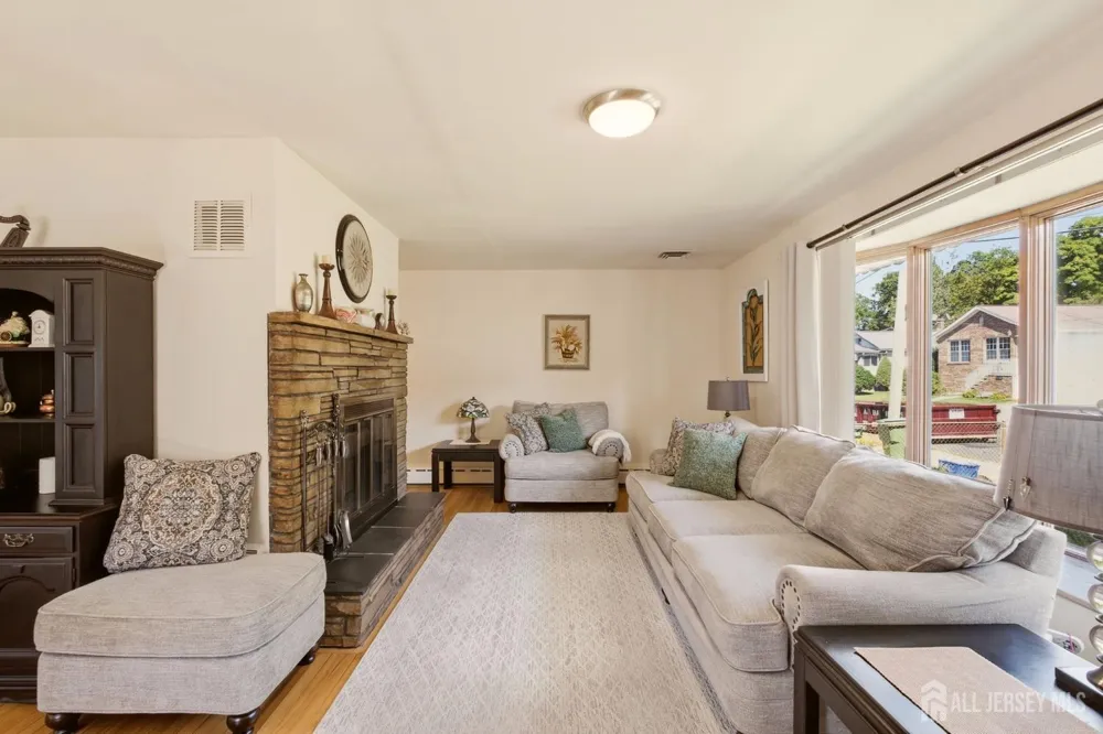 140 Lexington Avenue Edison, NJ 08817