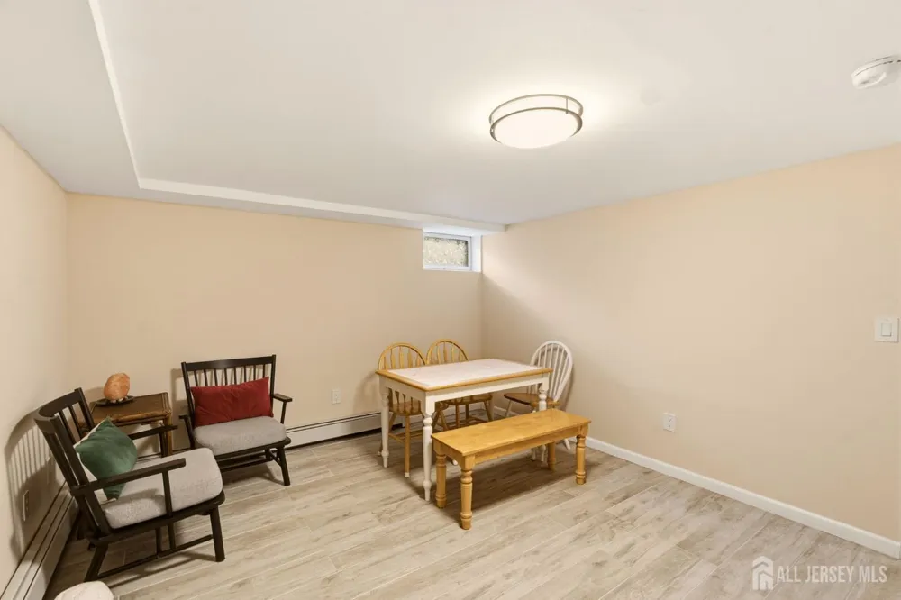 140 Lexington Avenue Edison, NJ 08817