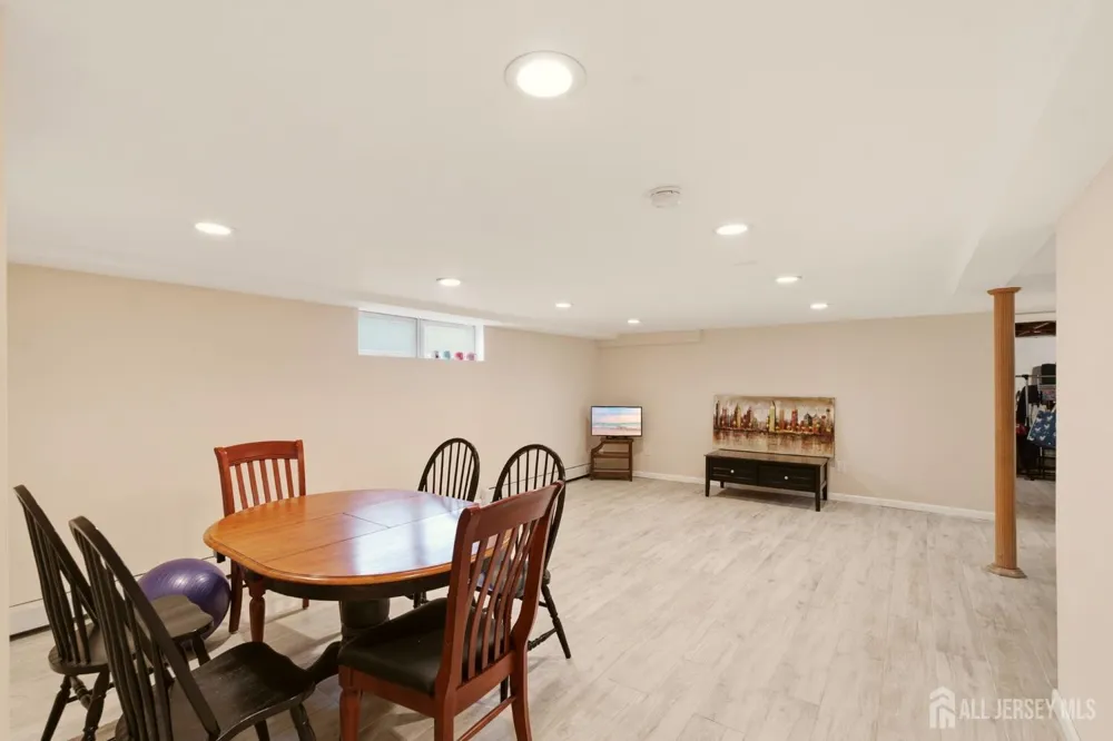 140 Lexington Avenue Edison, NJ 08817
