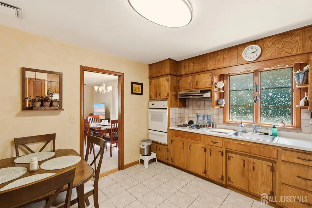 140 Lexington Avenue Edison, NJ 08817