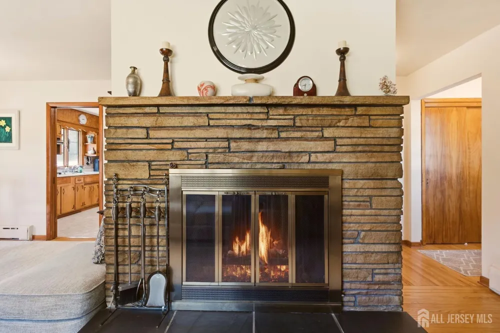 140 Lexington Avenue Edison, NJ 08817
