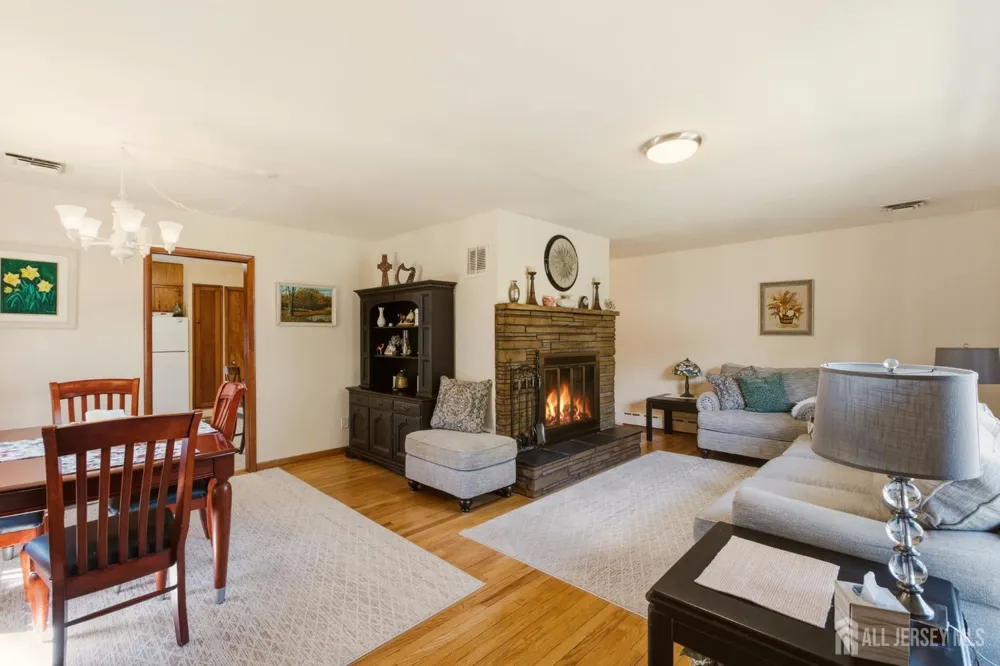 140 Lexington Avenue Edison, NJ 08817