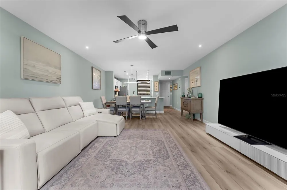519 LAKESIDE DRIVE #519 Bradenton, FL 34210