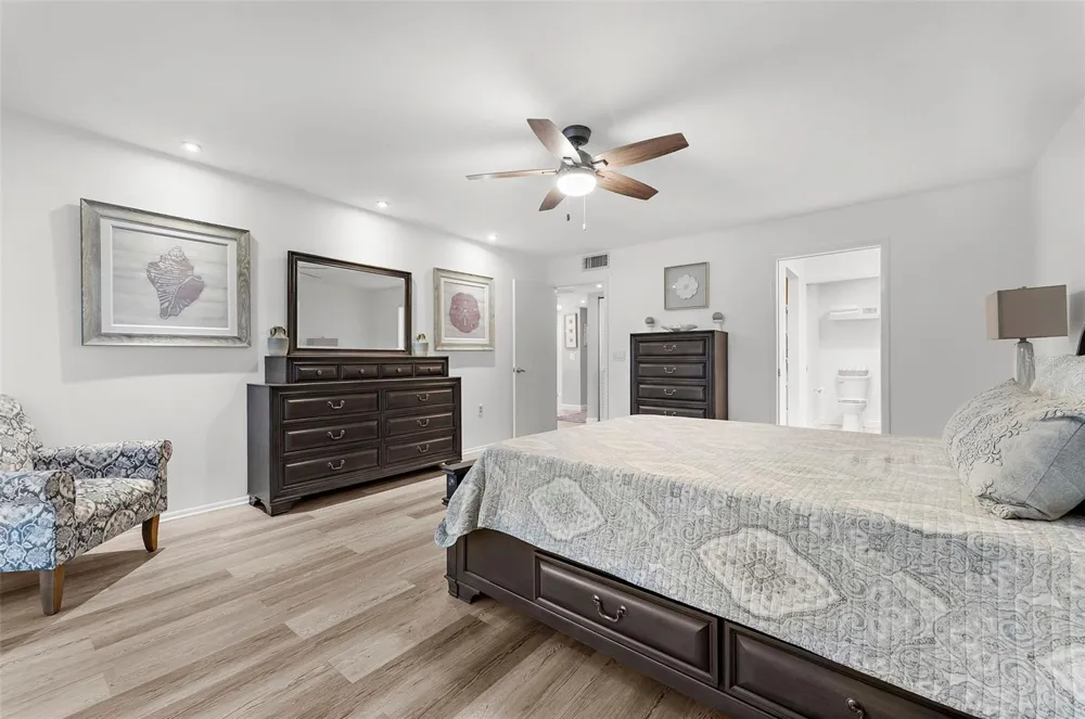 519 LAKESIDE DRIVE #519 Bradenton, FL 34210