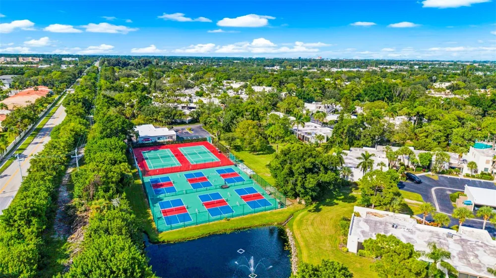 519 LAKESIDE DRIVE #519 Bradenton, FL 34210