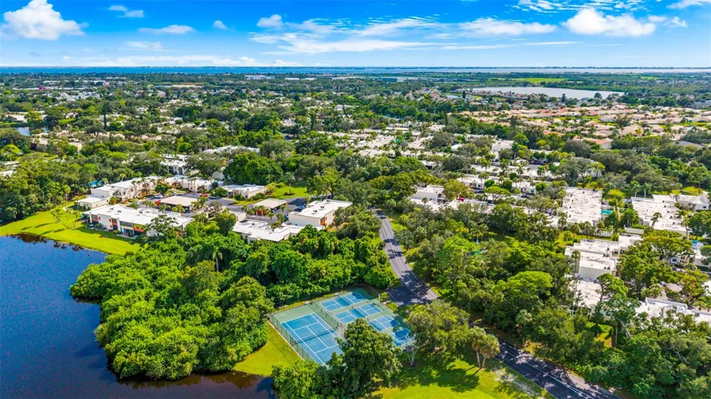 519 LAKESIDE DRIVE #519 Bradenton, FL 34210