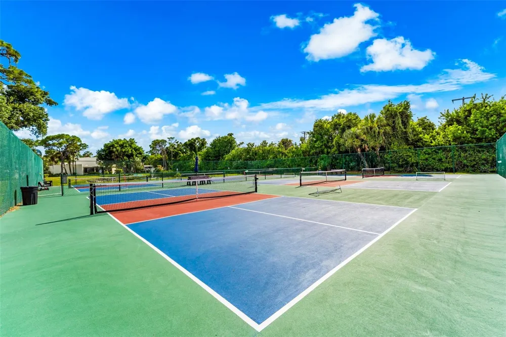 519 LAKESIDE DRIVE #519 Bradenton, FL 34210