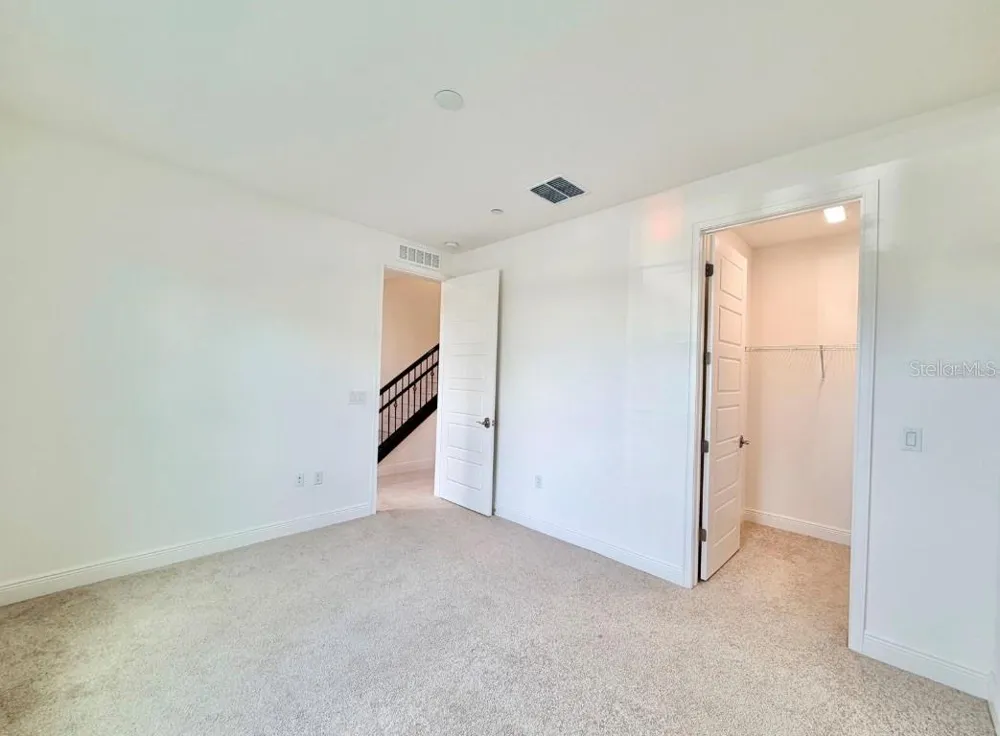 9886 BUCKLOW HILL DRIVE Orlando, FL 32832
