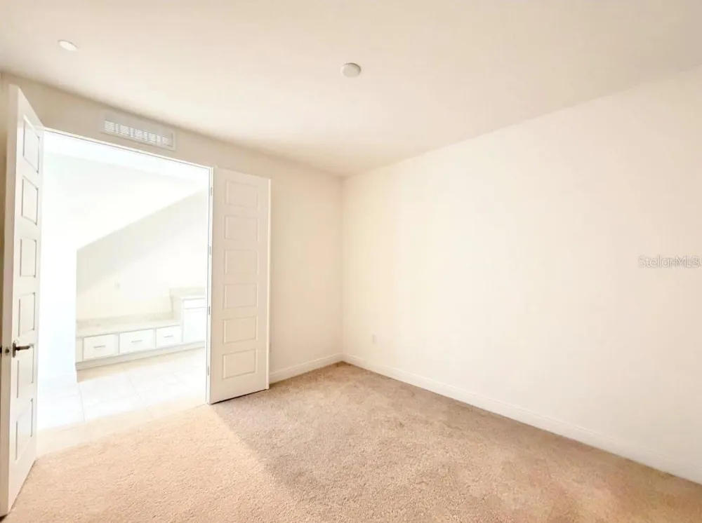 9886 BUCKLOW HILL DRIVE Orlando, FL 32832
