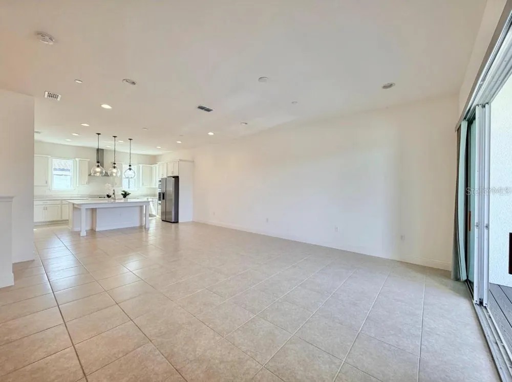 9886 BUCKLOW HILL DRIVE Orlando, FL 32832