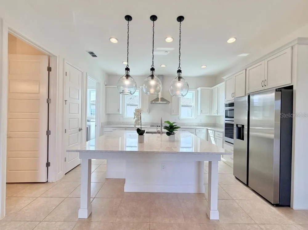 9886 BUCKLOW HILL DRIVE Orlando, FL 32832